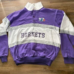 Vintage Charlotte Hornets Purple and White Sweatshirt